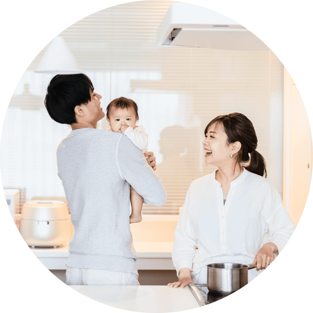 すべての人を支える明かりを、真心込めてお届けしています。